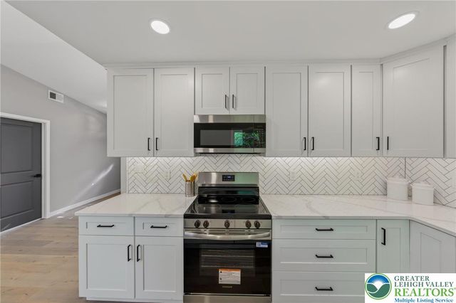2120 3rd Street Street, Bethlehem Twp, PA 18020
