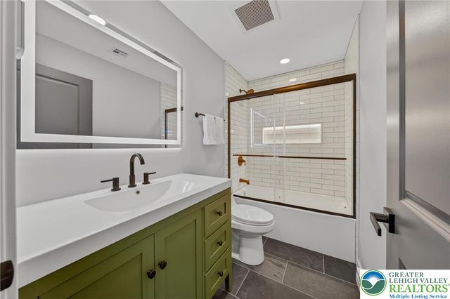 2120 3rd Street Street, Bethlehem Twp, PA 18020