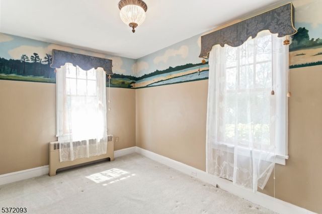 21 Green St, Oxford Twp., NJ 07863