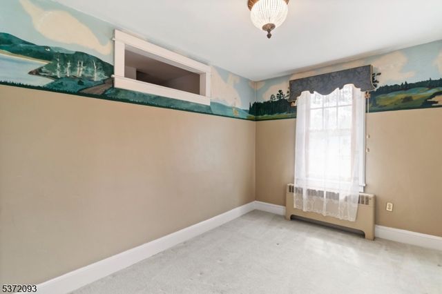 21 Green St, Oxford Twp., NJ 07863