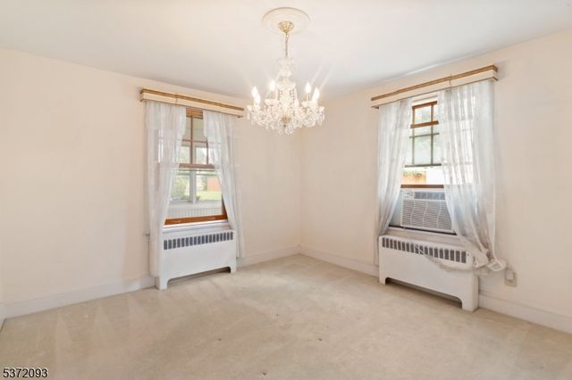 21 Green St, Oxford Twp., NJ 07863