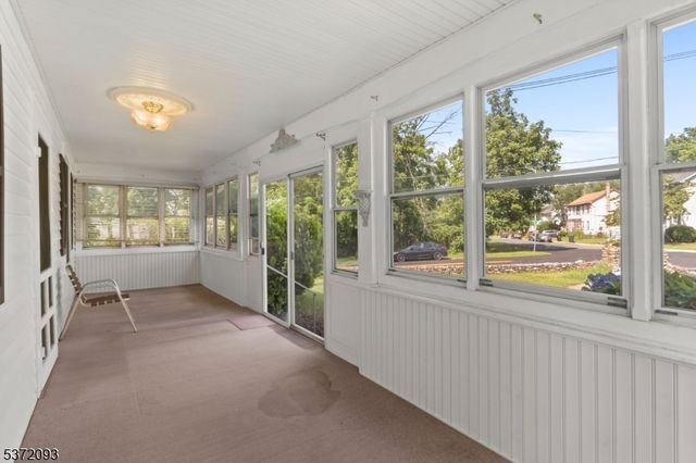21 Green St, Oxford Twp., NJ 07863