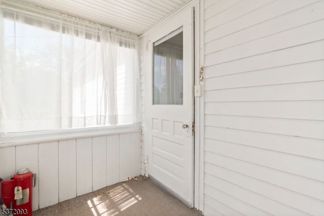 21 Green St, Oxford Twp., NJ 07863