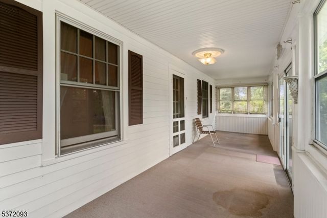 21 Green St, Oxford Twp., NJ 07863
