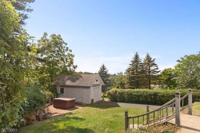 21 Green St, Oxford Twp., NJ 07863