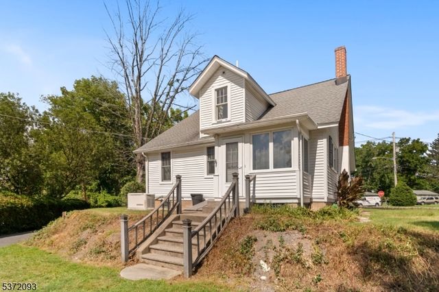 21 Green St, Oxford Twp., NJ 07863