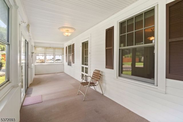 21 Green St, Oxford Twp., NJ 07863