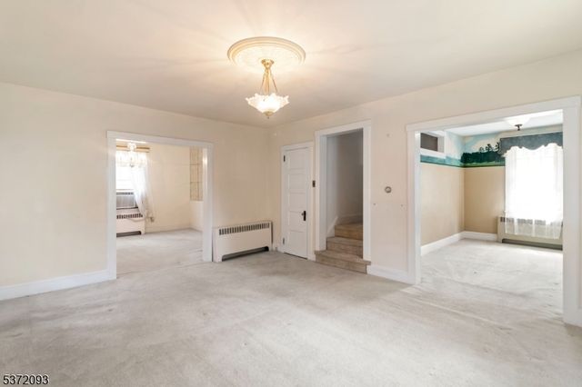 21 Green St, Oxford Twp., NJ 07863