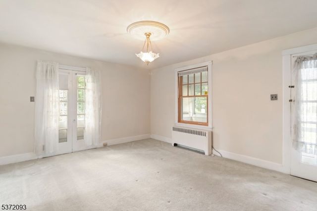 21 Green St, Oxford Twp., NJ 07863