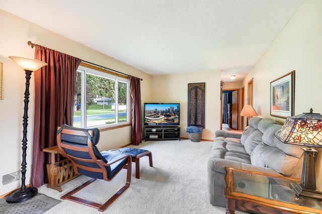 10519 Thomas Avenue S, Bloomington, MN 55431