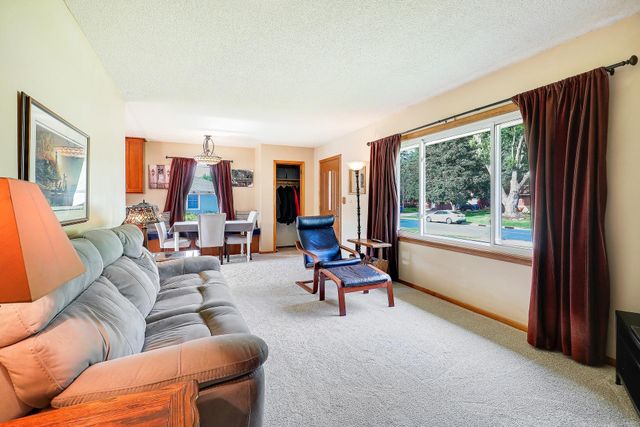 10519 Thomas Avenue S, Bloomington, MN 55431