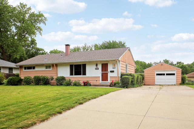 10519 Thomas Avenue S, Bloomington, MN 55431