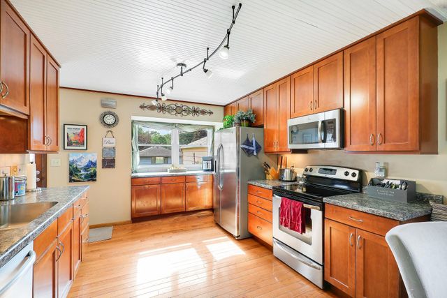 10519 Thomas Avenue S, Bloomington, MN 55431