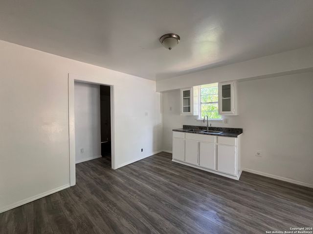 130 N Trevino, Pearsall, TX 78061