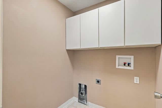 3700 JAGUAR CT, Columbia, MO 65202