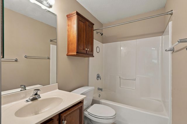 3700 JAGUAR CT, Columbia, MO 65202