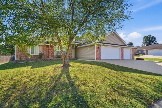 3700 JAGUAR CT, Columbia, MO 65202