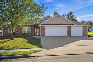 3700 JAGUAR CT, Columbia, MO 65202