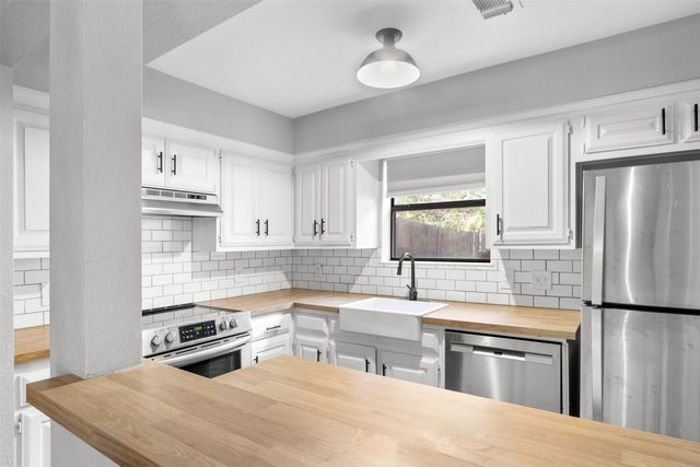 223 Mccarley Place, Mckinney, TX 75071