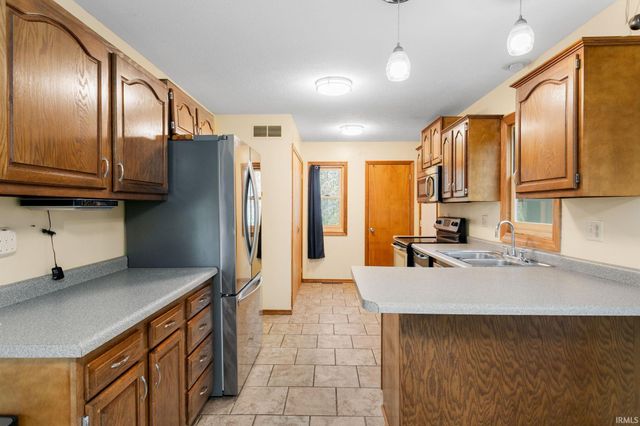 54960 E Sunray Drive, Osceola, IN 46561