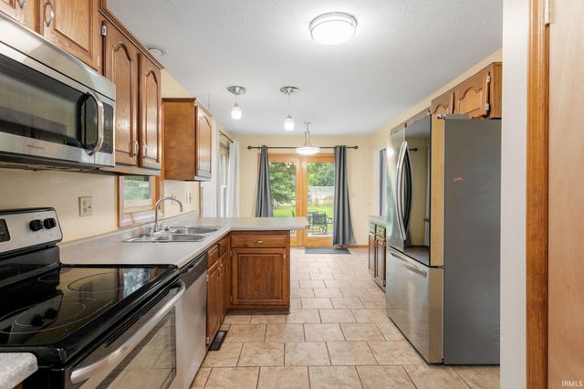 54960 E Sunray Drive, Osceola, IN 46561