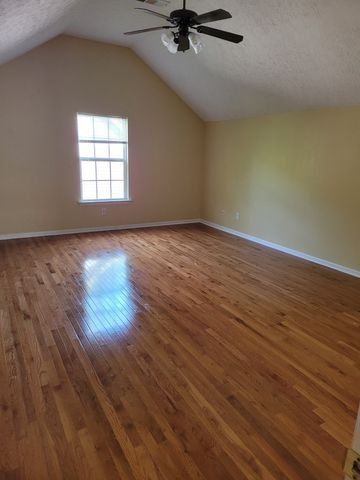 1313 Lady Ct, Nashville, TN 37214