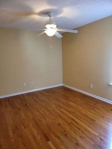 1313 Lady Ct, Nashville, TN 37214