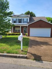 1313 Lady Ct, Nashville, TN 37214