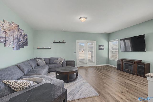 215 Iron Circle, Meridianville, AL 35759