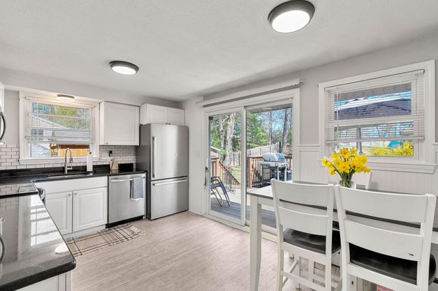 15 Bradford Drive, Merrimack, NH 03054