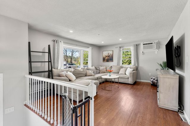 15 Bradford Drive, Merrimack, NH 03054