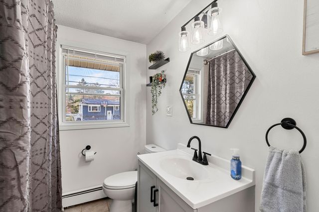 15 Bradford Drive, Merrimack, NH 03054