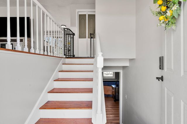 15 Bradford Drive, Merrimack, NH 03054