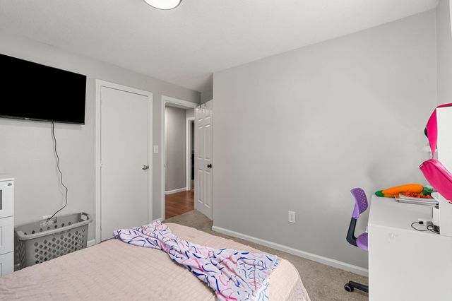 15 Bradford Drive, Merrimack, NH 03054