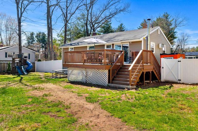 15 Bradford Drive, Merrimack, NH 03054