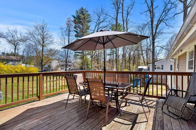 15 Bradford Drive, Merrimack, NH 03054