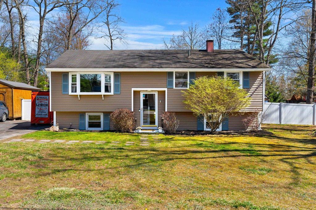 15 Bradford Drive, Merrimack, NH 03054