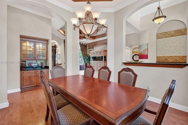 3792 Churchill Downs Dr, Davie, FL 33328