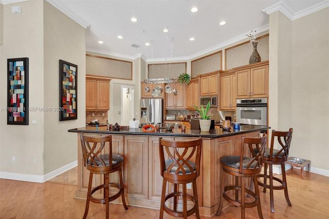 3792 Churchill Downs Dr, Davie, FL 33328