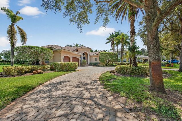 3792 Churchill Downs Dr, Davie, FL 33328