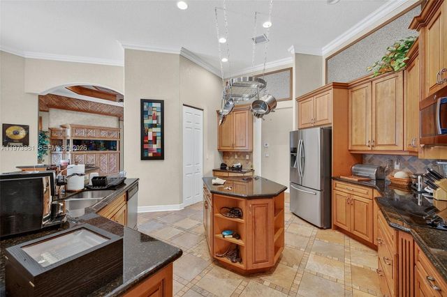 3792 Churchill Downs Dr, Davie, FL 33328