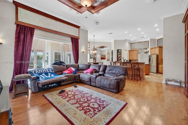 3792 Churchill Downs Dr, Davie, FL 33328