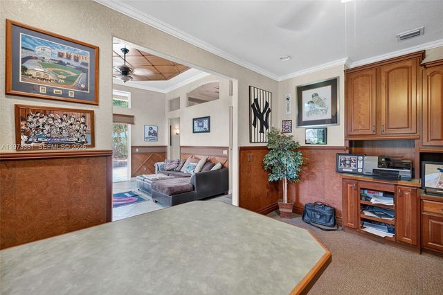 3792 Churchill Downs Dr, Davie, FL 33328