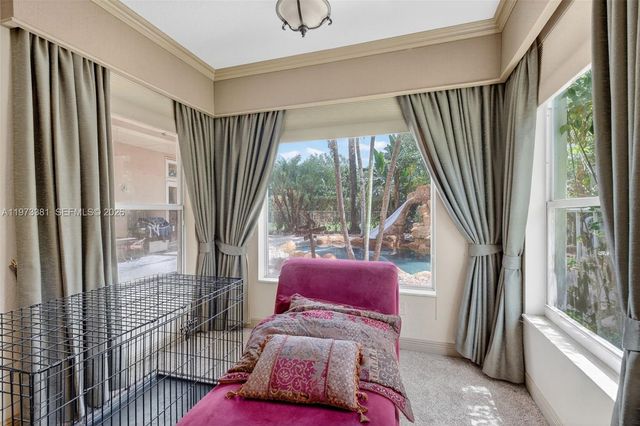 3792 Churchill Downs Dr, Davie, FL 33328