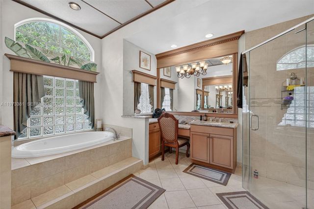 3792 Churchill Downs Dr, Davie, FL 33328