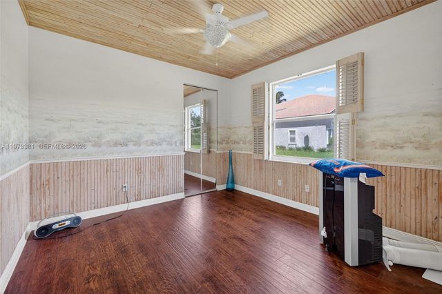 3792 Churchill Downs Dr, Davie, FL 33328