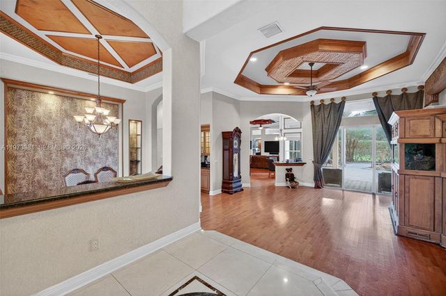 3792 Churchill Downs Dr, Davie, FL 33328