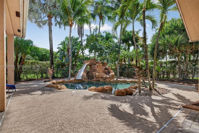 3792 Churchill Downs Dr, Davie, FL 33328