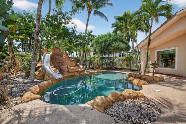 3792 Churchill Downs Dr, Davie, FL 33328