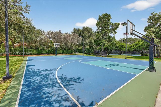 3792 Churchill Downs Dr, Davie, FL 33328